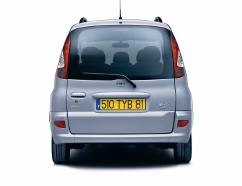 Toyota Yaris Verso [Worldwide] '2003–06
