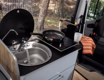 Interior Trakka Akuna A2M-E '2020–pr.