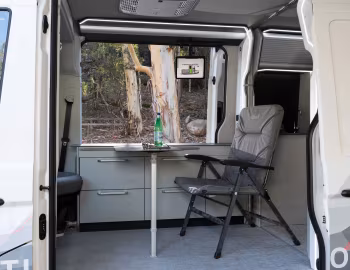 Interior Trakka Buro Kamp '2020