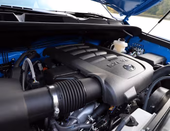 Bajo el capó 2019–21 Toyota Tundra TRD Pro CrewMax [North America] '2018–21