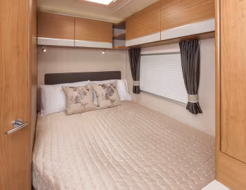 Interior 2016–17 Tribute T-715 '2015–17