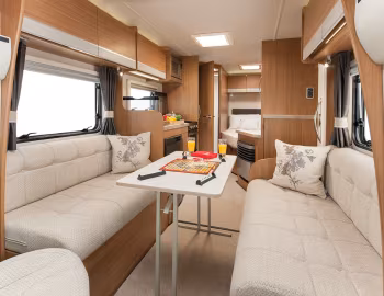 Interior 2016–17 Tribute T-715 '2015–17
