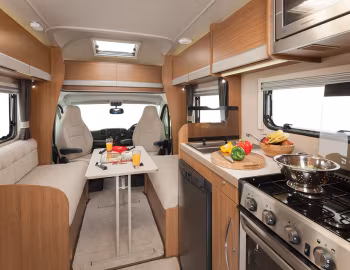 Interior 2016–17 Tribute T-715 '2015–17