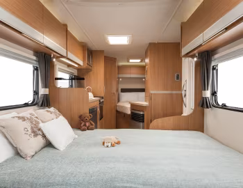 Interior 2016–17 Tribute T-715 '2015–17
