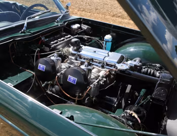 Пад капотам 1962–65 Triumph TR4 [North America] '1961–65