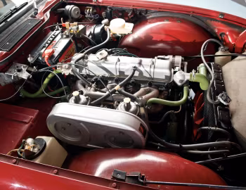Під капотом 1970–76 Triumph TR6 [North America] '1969–76