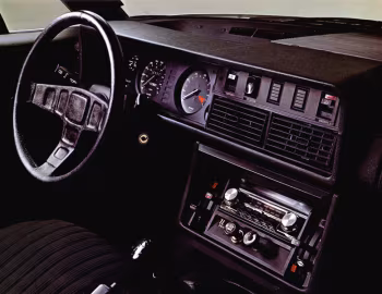 Передня панель 1976–81 Triumph TR7 [North America] '1975–81