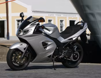 Triumph Sprint ST '2004–至今