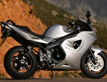 Triumph Sprint ST '2004–至今