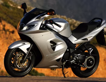 Triumph Sprint ST '2004–至今