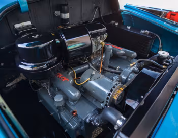 Sous la capuche 1948 Tucker Sedan (#1040)