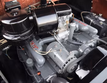 Sous la capuche 1948 Tucker Sedan (#1036)