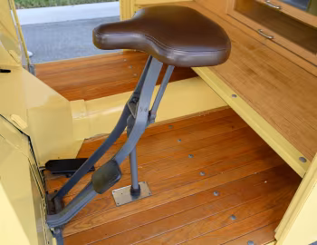 Intérieur 1933 Twin Coach "Helms Bakery" Delivery Truck
