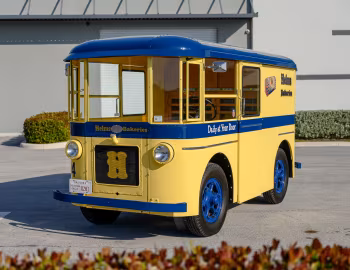 1933 Twin Coach "Helms Bakery" Delivery Truck