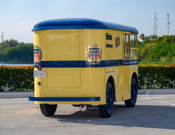 1933 Twin Coach "Helms Bakery" Delivery Truck