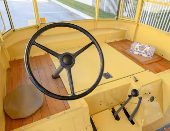 Panel frontal 1933 Twin Coach "Helms Bakery" Delivery Truck