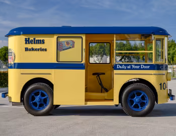 1933 Twin Coach "Helms Bakery" Delivery Truck