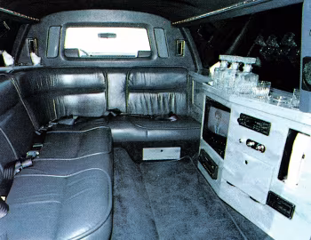 Интерьер 1990 Ultra Limousine Lincoln Town Car