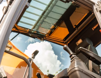 Interior UMG E225LC '2022