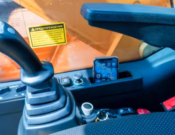 Interior UMG E225LC '2022
