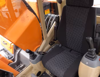 Interior UMG E330C '2018–24