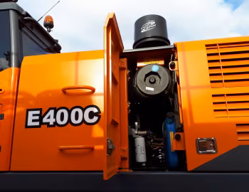 Sob o capô UMG E400C '2020