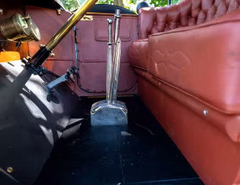 Intérieur 1912 Imperial Model 34 5-Passenger Semi-Torpedo Touring