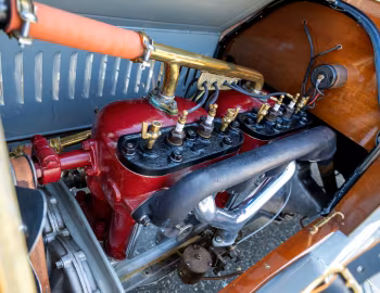 Sous la capuche 1912 Imperial Model 34 5-Passenger Semi-Torpedo Touring