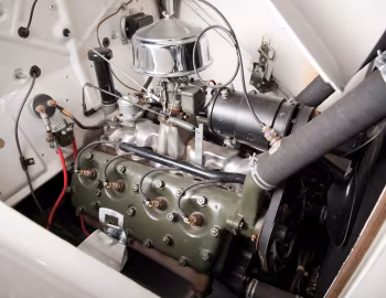 Sous la capuche Bergholt Streamline '1932