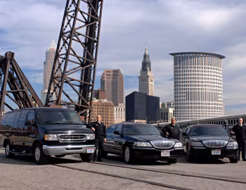 Ford E-350, Lincoln Town Car