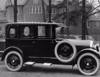 1922 Davis Model 71 Berline Sedan
