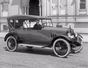 1918 Columbia Six Model C 5-Passenger Touring