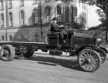 1919 Sandow Model E 3½ Ton Chassis