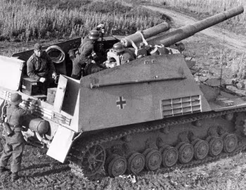 15 cm Panzer-Haubiter 18/1 auf Fahrgestell des Geschutz Wagen III/IV Hummel (Sd.Kfz. 165) '1943–45