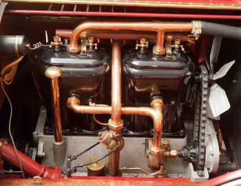 Sob o capô 1909 Washington Model A-1 Touring