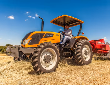 Valtra A650 Plataforma 4×4 [Brazil] '2014–19