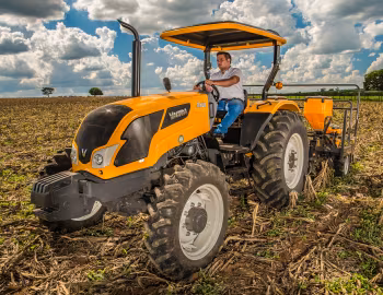 Valtra A650 Plataforma 4×4 [Brazil] '2014–19
