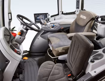 Interior Valtra T154 '2014–pr.