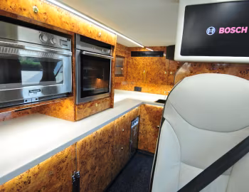 Interior Van Hool TDX27 Astromega Manchester United football team bus [UK-spec] (CH29/16Dt) '07.2013