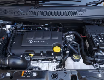 Sob o capô Vauxhall Adam S '04.2015–01.2019