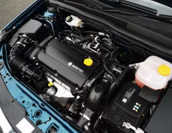 Sob o capô Vauxhall Astra Panoramic '2006–10