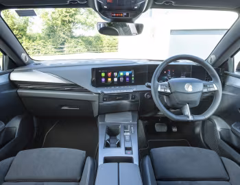 Painel frontal Vauxhall Astra Plug-in-Hybrid Ultimate '2026