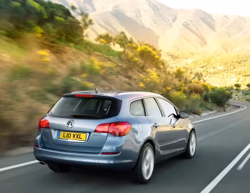 Vauxhall Astra Sports Tourer '2010–12