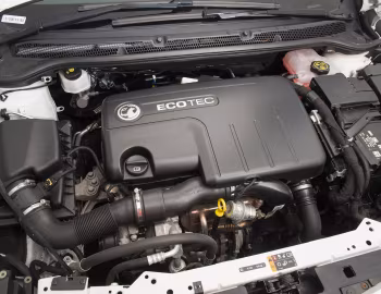 Sob o capô Vauxhall Astra SRi '2012–15