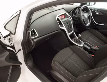 Interior Vauxhall Astra SRi '2012–15