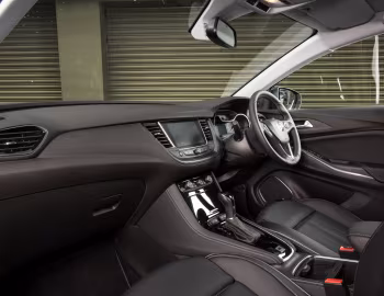 Interior Vauxhall Astra Turbo Ultimate '2018–19
