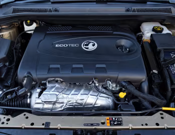 Sob o capô Vauxhall Cascada '2013–19