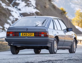 Vauxhall Cavalier CD Hatchback '1987–88