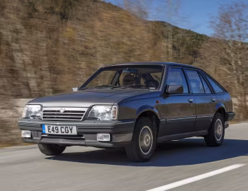 Vauxhall Cavalier CD Hatchback '1987–88