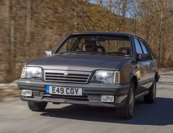 Vauxhall Cavalier CD Hatchback '1987–88